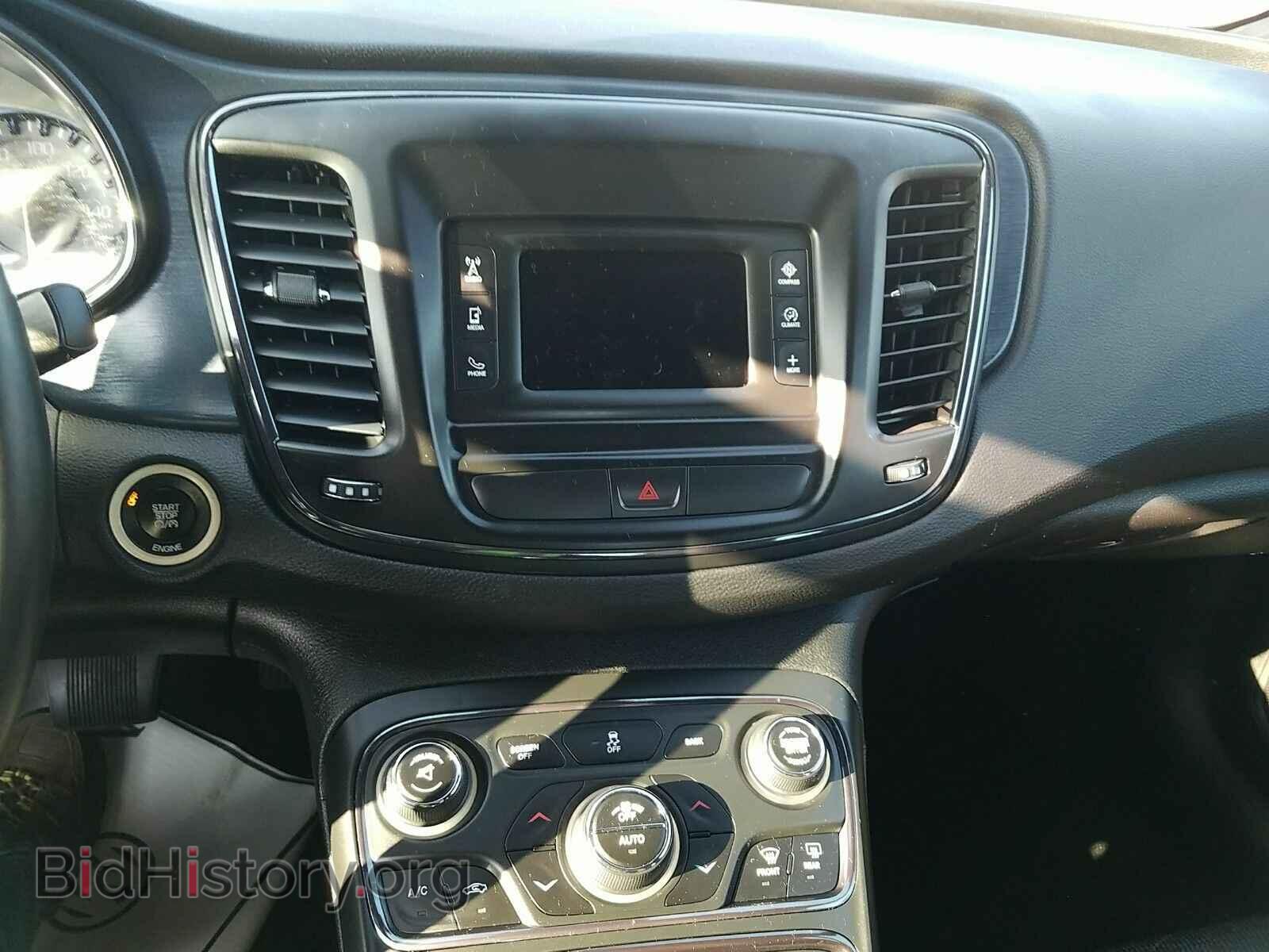 2016 Chrysler 200 - VIN: 1C3CCCBB3GN162453 - Photo 4