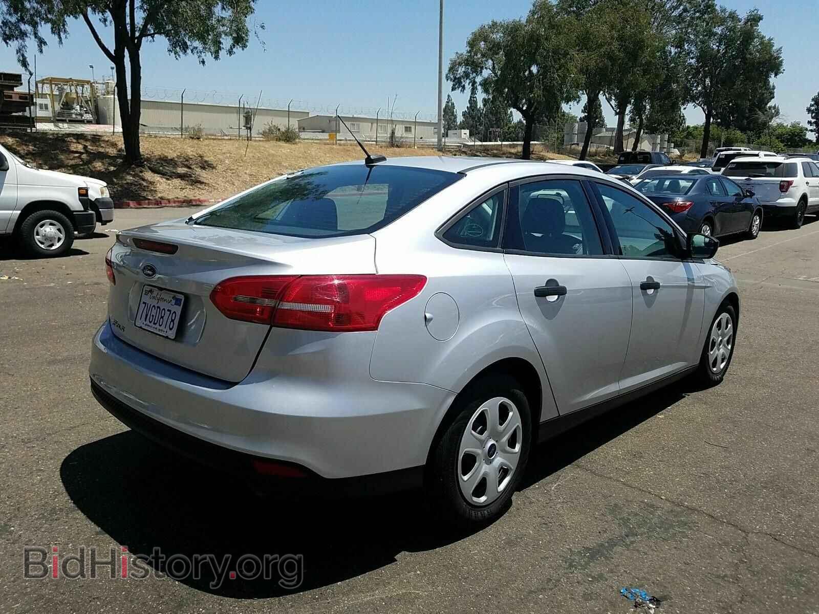 2016 Ford Focus - VIN: 1FADP3E24GL344342 - Фото 2