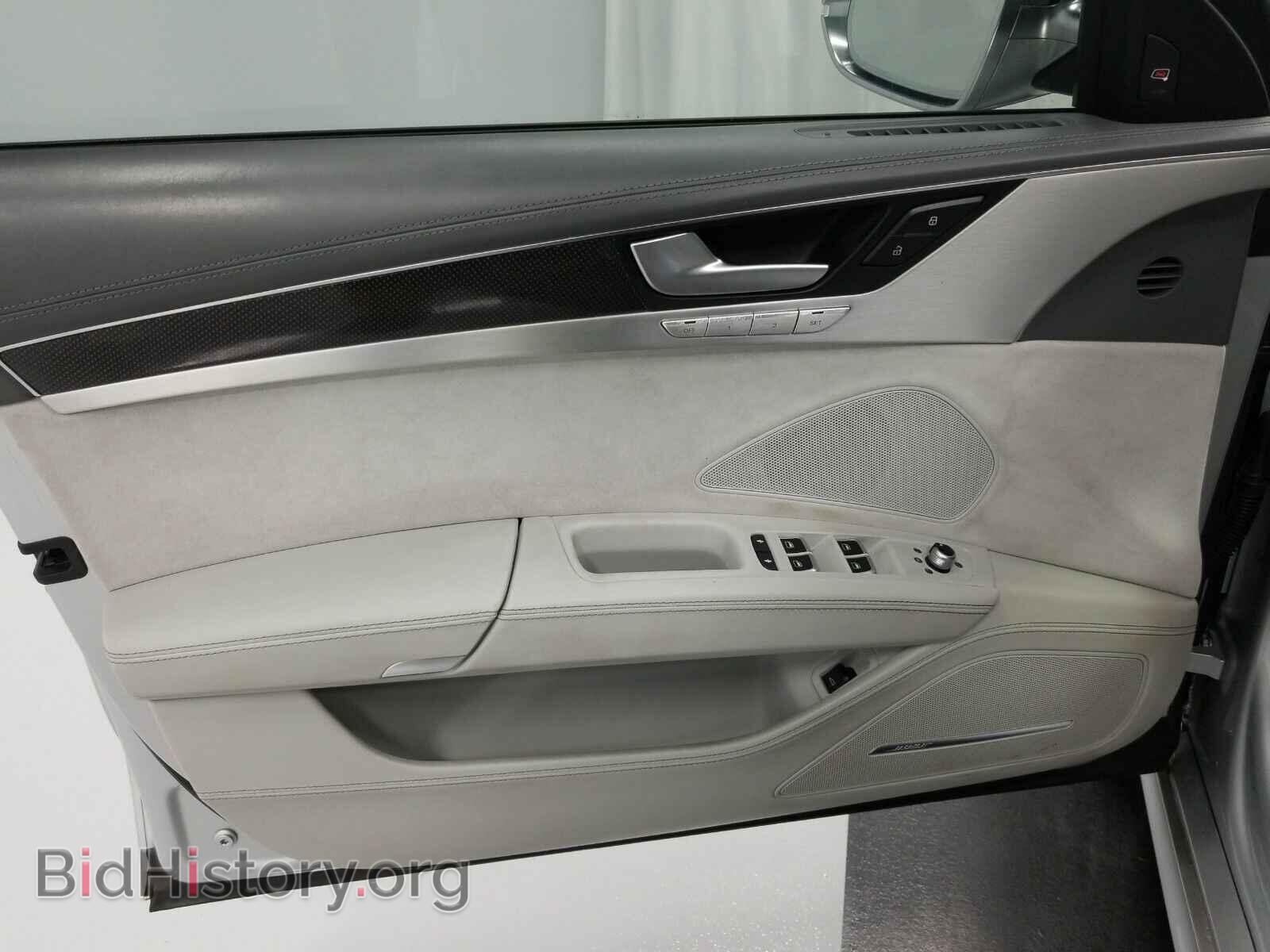 2014 Audi S8 - VIN: WAUD2AFD2EN005008 - Фото 9