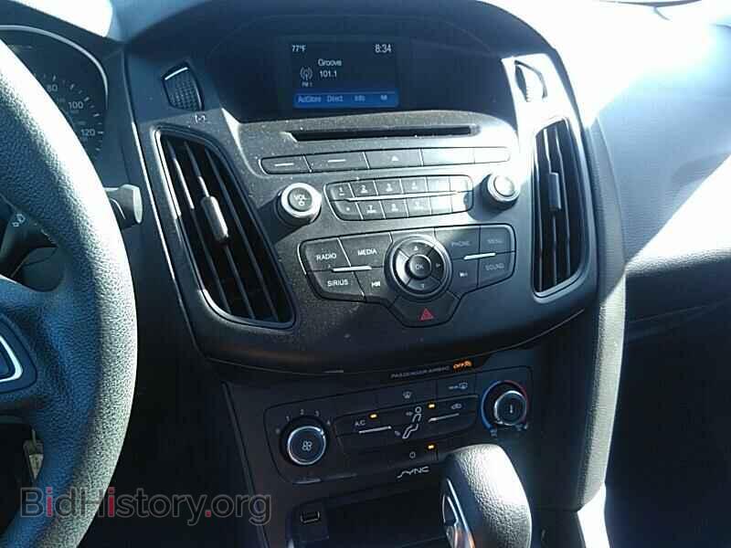 2017 Ford Focus - VIN: 1FADP3F24HL285387 - Фото 4