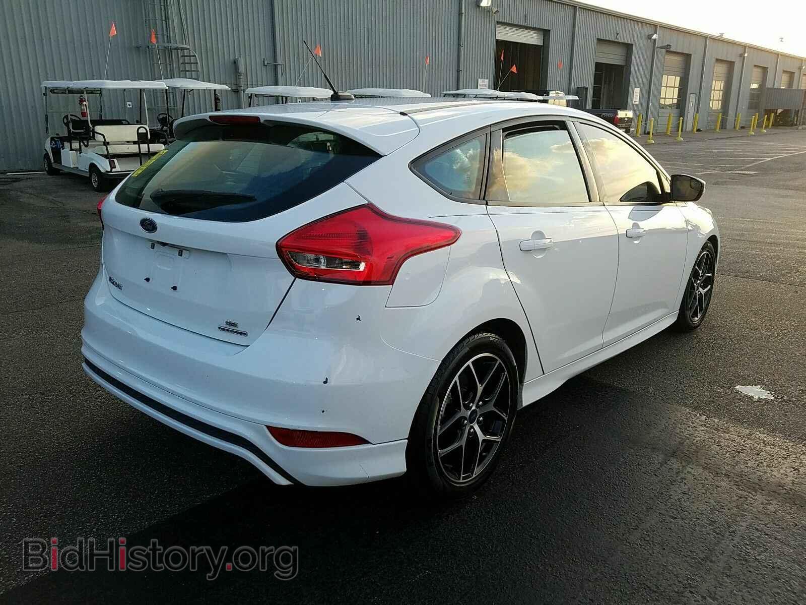 2015 Ford Focus - VIN: 1FADP3K23FL385015 - Photo 2