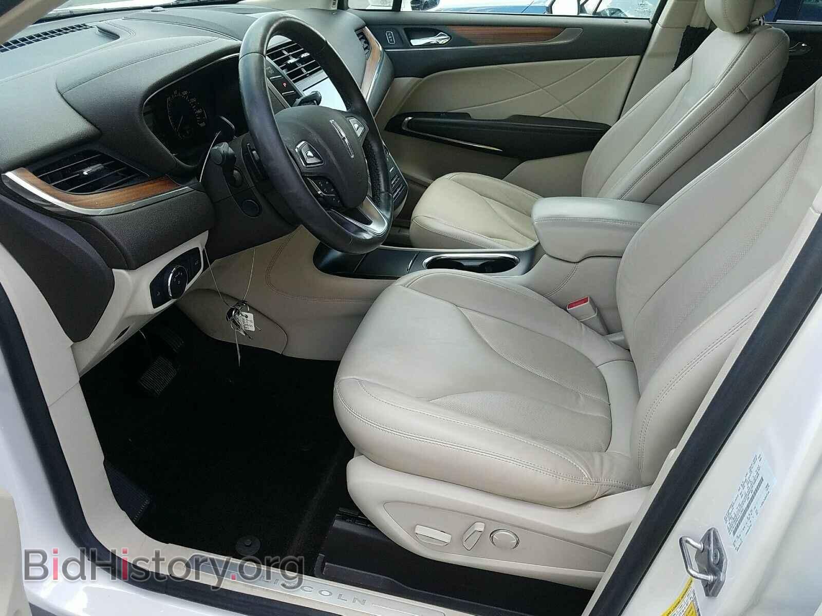 2017 Lincoln MKC - VIN: 5LMCJ2D90HUL12802 - Photo 3