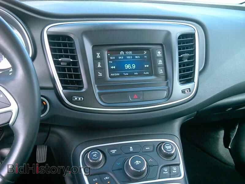 2016 Chrysler 200 - VIN: 1C3CCCAB6GN165574 - Photo 4