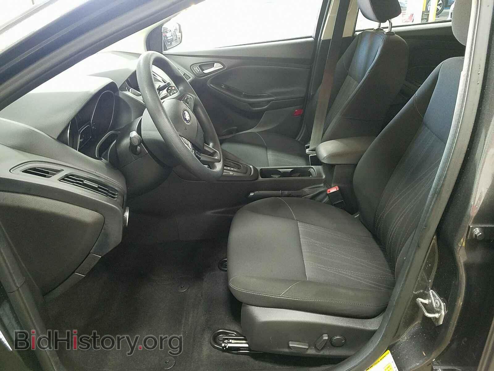 2016 Ford Focus - VIN: 1FADP3F28GL350448 - Photo 3