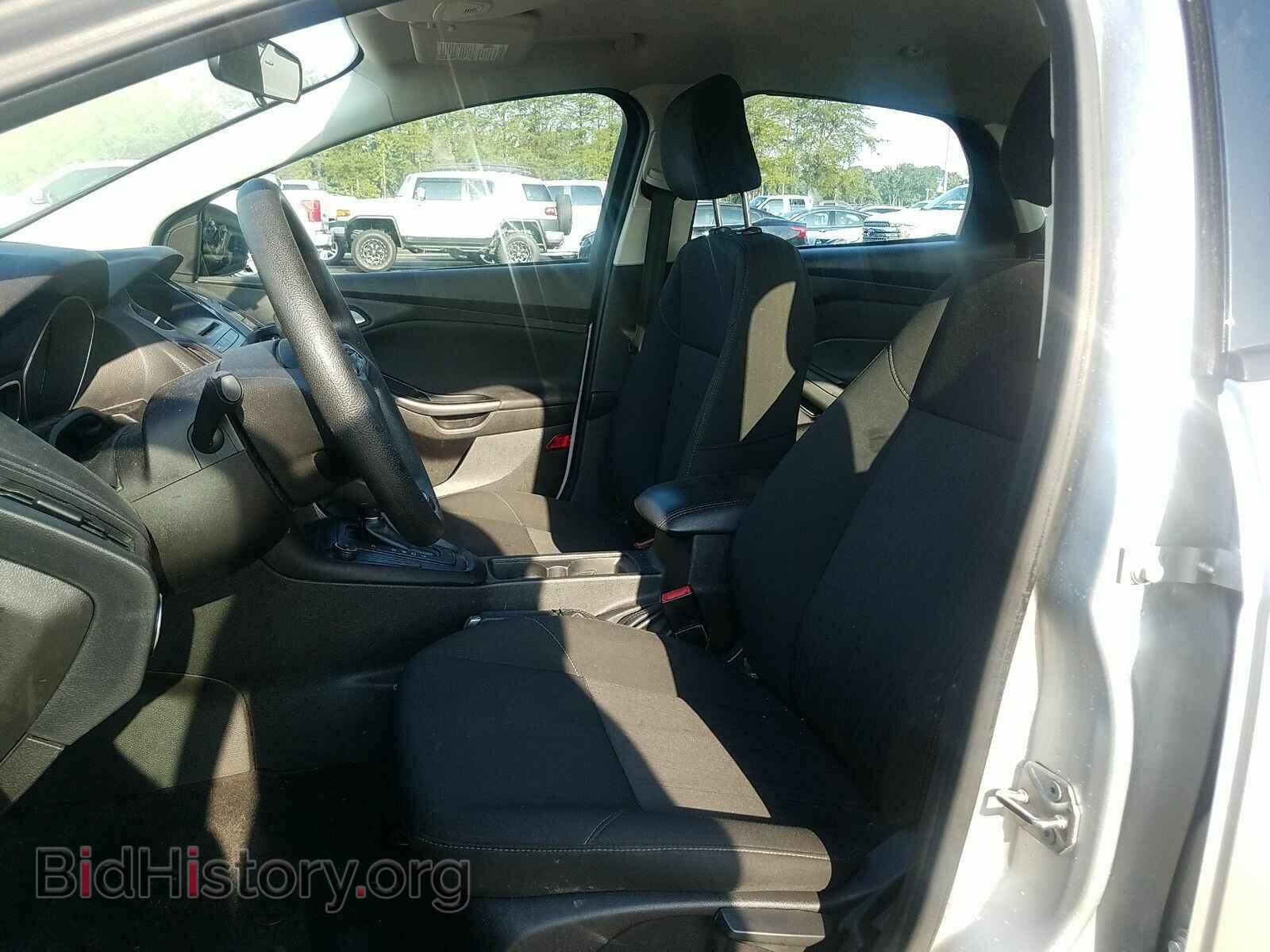 2016 Ford Focus - VIN: 1FADP3F24GL226726 - Фото 3