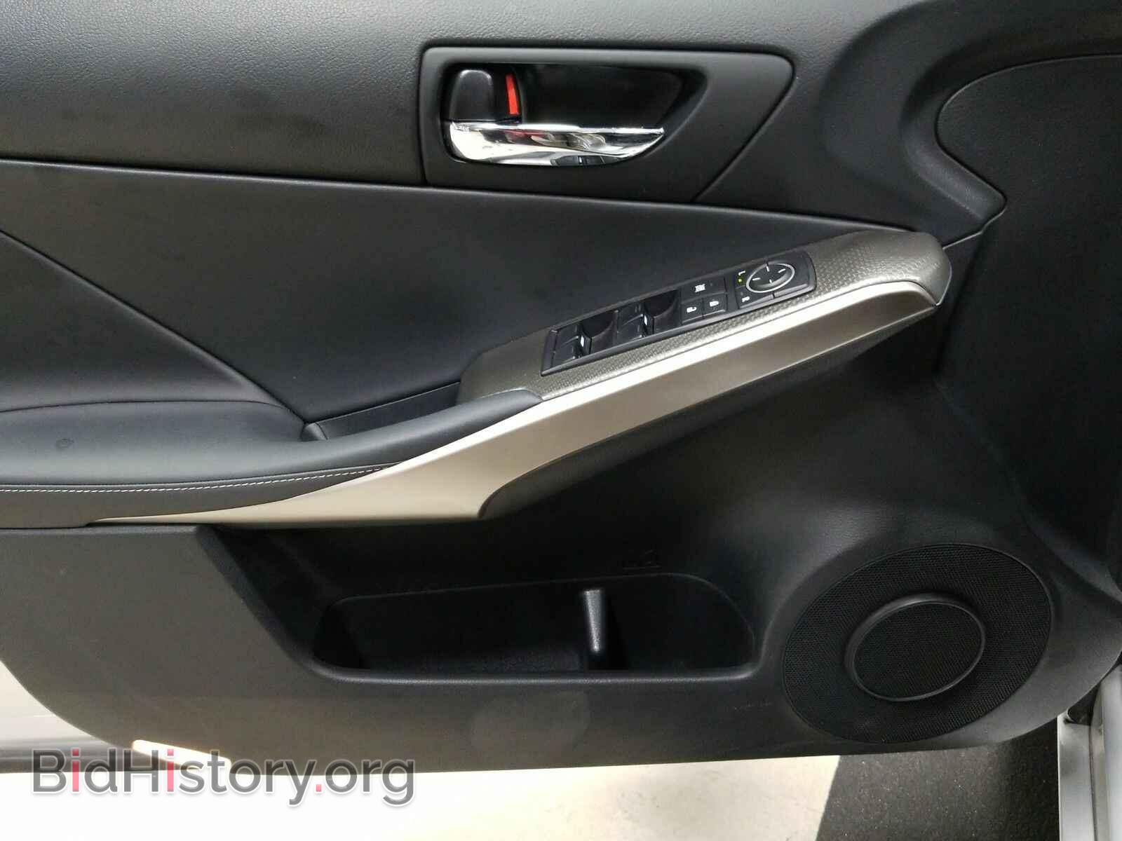 2016 Lexus IS 200t - VIN: JTHBA1D27G5018367 - Фото 9