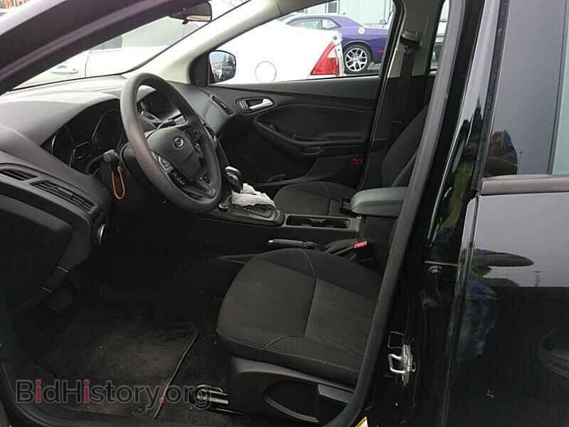2016 Ford Focus - VIN: 1FADP3K25GL230239 - Photo 3