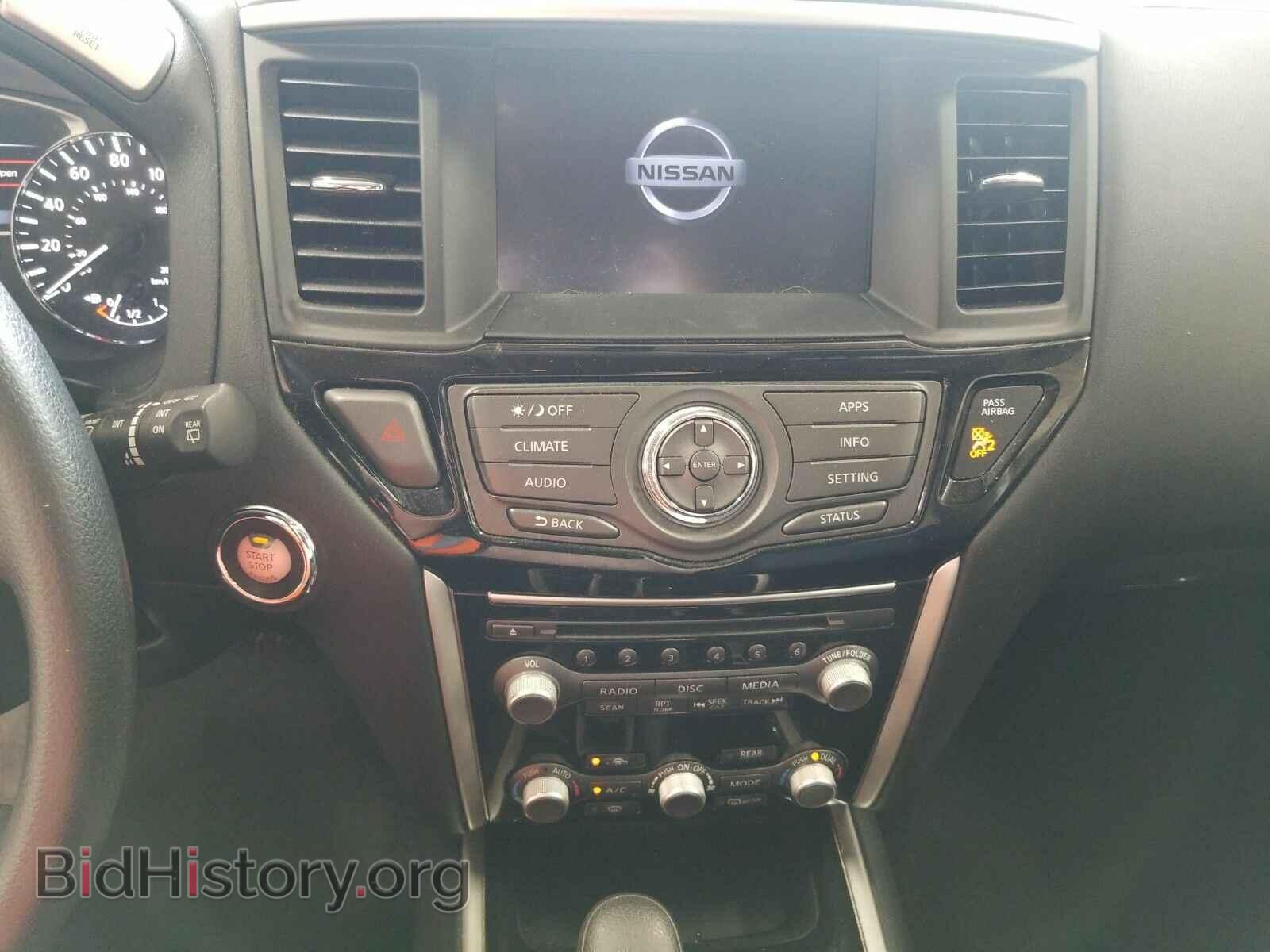 2017 Nissan Pathfinder - VIN: 5N1DR2MMXHC609652 - Фото 4