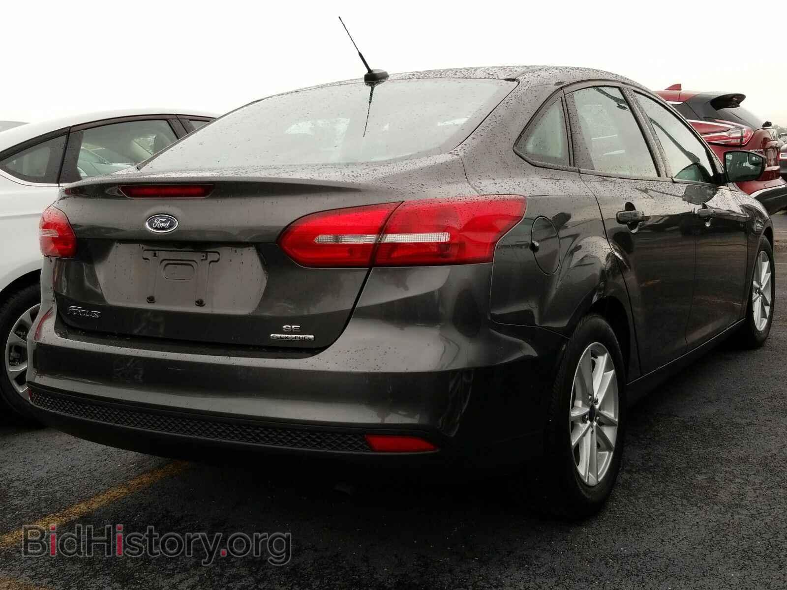 2016 Ford Focus - VIN: 1FADP3F29GL212160 - Photo 2