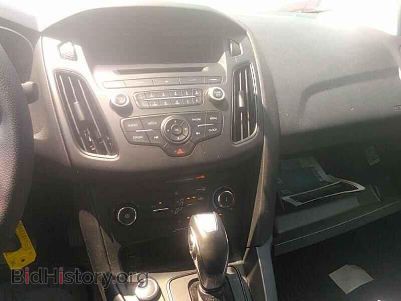 2016 Ford Focus - VIN: 1FADP3F20GL309814 - Photo 4