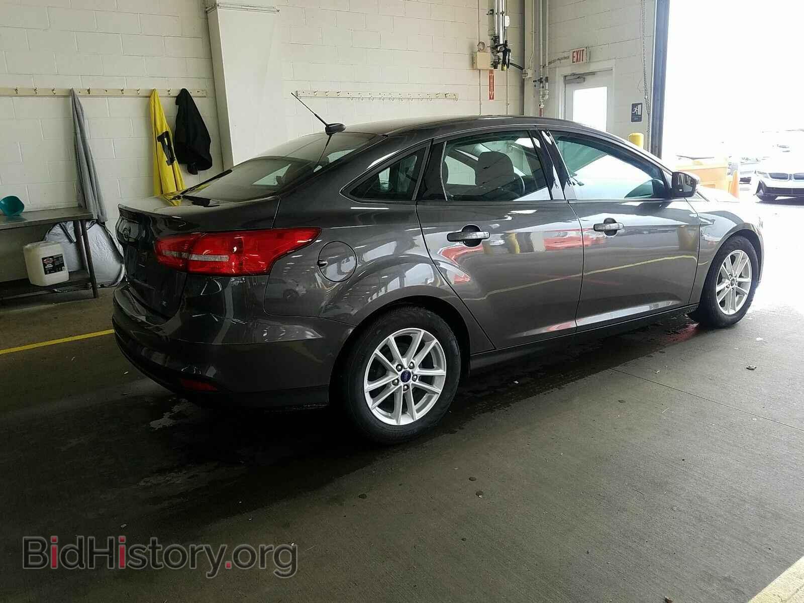 2016 Ford Focus - VIN: 1FADP3F24GL273660 - Photo 2