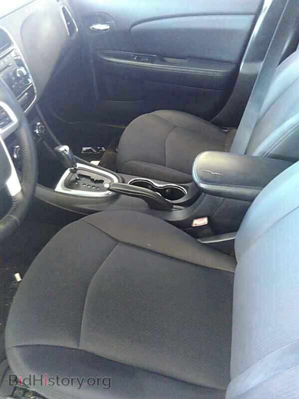 2013 Chrysler 200 - VIN: 1C3CCBBB0DN569877 - Фото 3