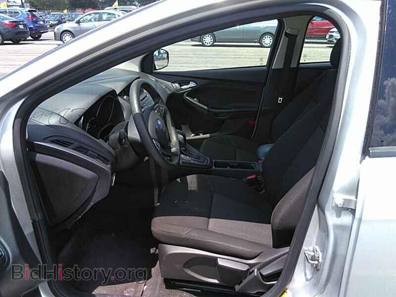 2017 Ford Focus - VIN: 1FADP3F20HL300273 - Фото 3
