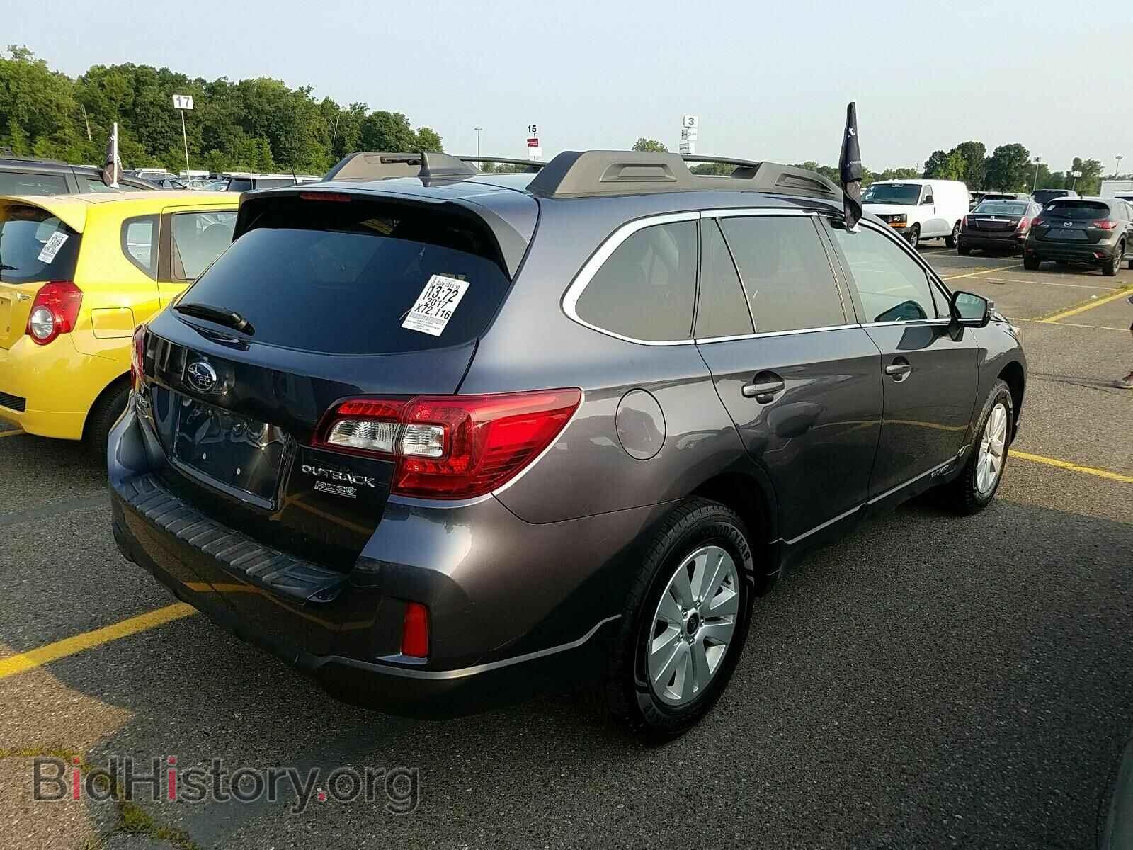 2017 Subaru Outback - VIN: 4S4BSAFC7H3262095 - Фото 2