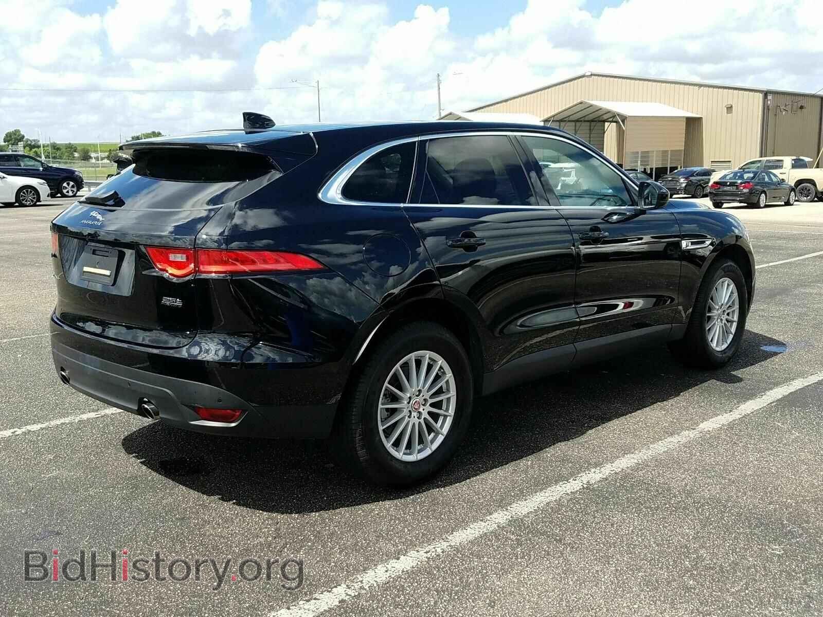 2019 Jaguar F-PACE - VIN: SADCS2FX3KA390598 - Фото 2