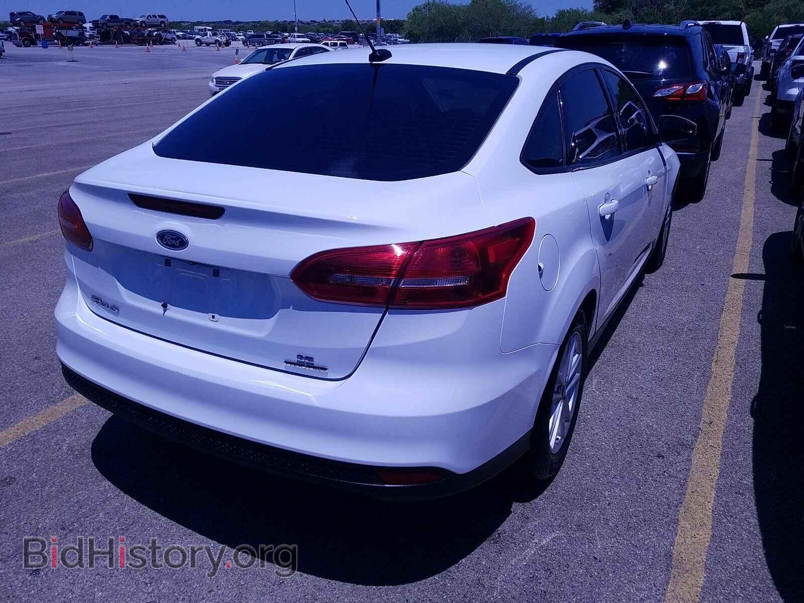 2016 Ford Focus - VIN: 1FADP3F23GL318992 - Photo 2