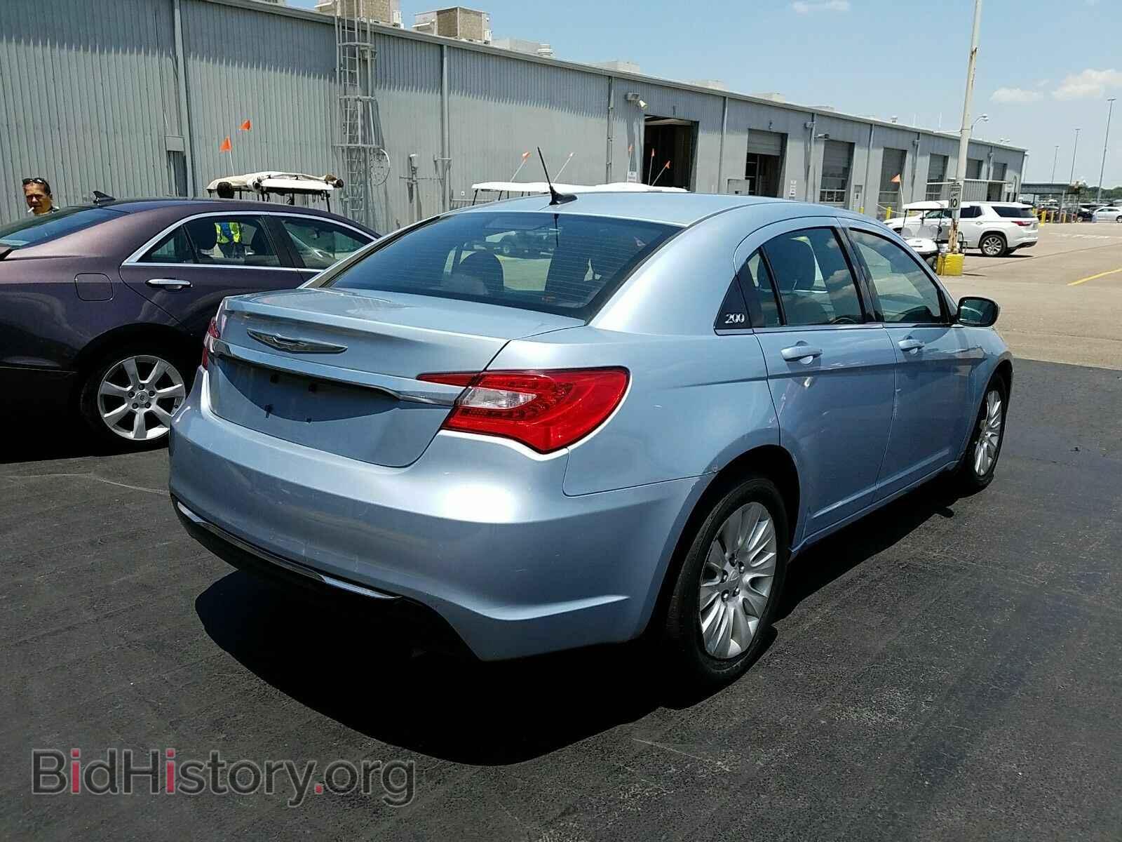 2013 Chrysler 200 - VIN: 1C3CCBAB5DN641092 - Photo 2