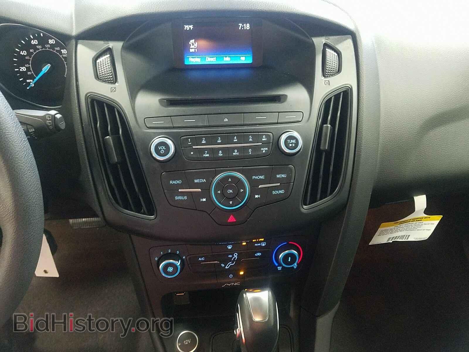 2016 Ford Focus - VIN: 1FADP3K21GL256627 - Фото 4