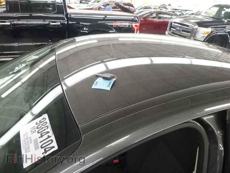 2016 Ford Focus - VIN: 1FADP3E27GL335585 - Photo 8