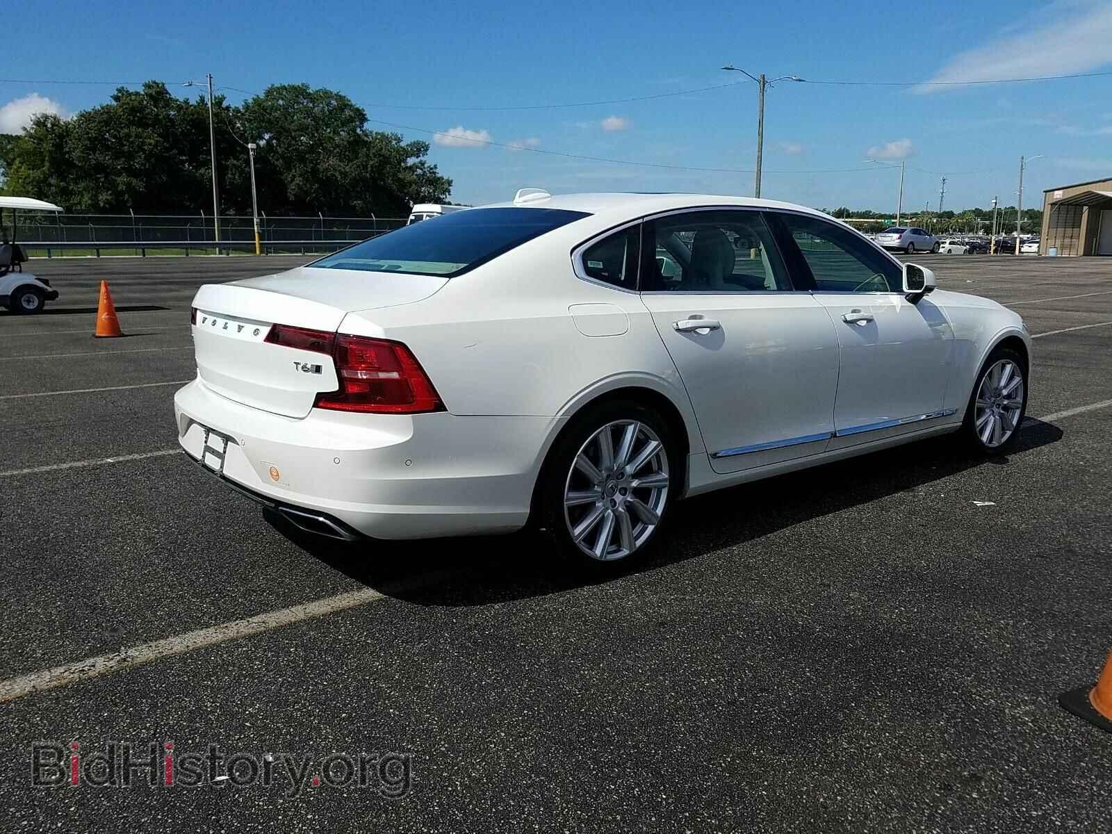 2018 Volvo S90 - VIN: LVY992MLXJP007794 - Фото 2