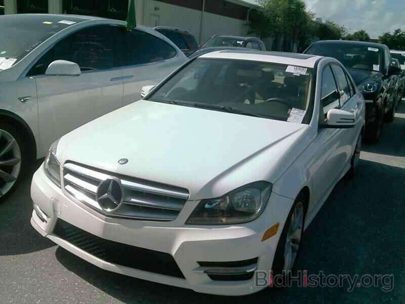 Photo WDDGF4HBXDR248547 - Mercedes-Benz C-Class 2013