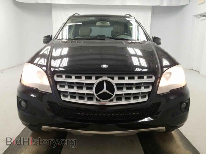2011 Mercedes-Benz M-CLASS (VIN 4JGBB5GB4BA714228) — фото 2 из 17