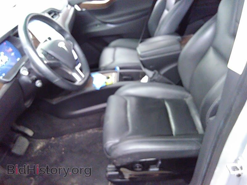 2016 Tesla Model X - VIN: 5YJXCBE21GF004226 - Фото 3