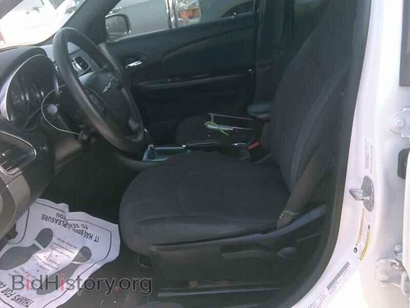 2014 Chrysler 200 - VIN: 1C3CCBAB4EN210096 - Фото 3