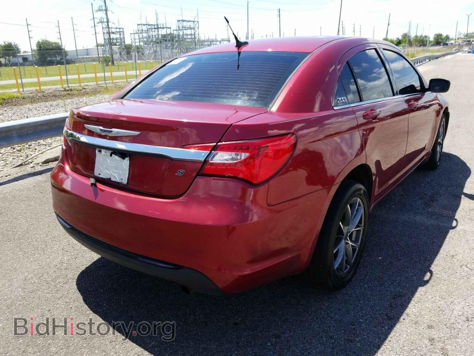 2013 Chrysler 200 - VIN: 1C3CCBBB8DN679284 - Фото 2