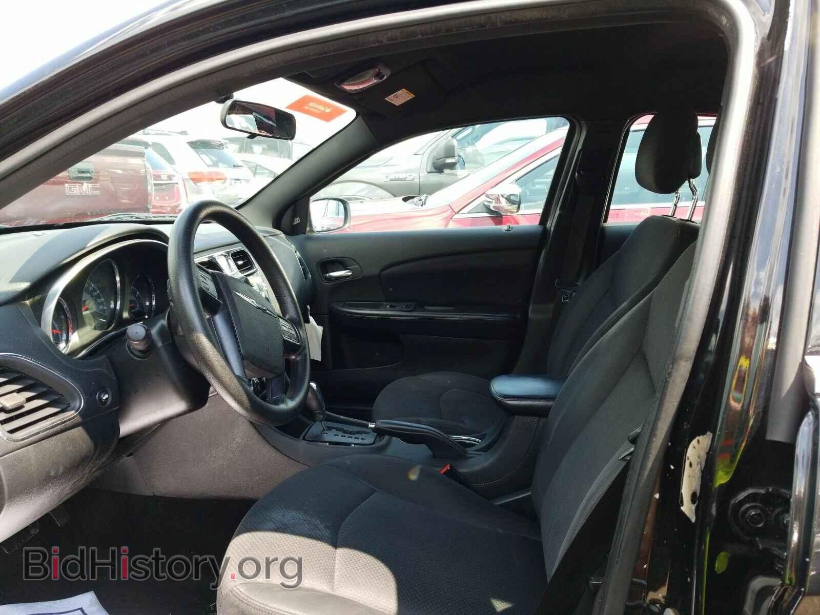 2014 Chrysler 200 - VIN: 1C3CCBAB1EN210394 - Фото 3