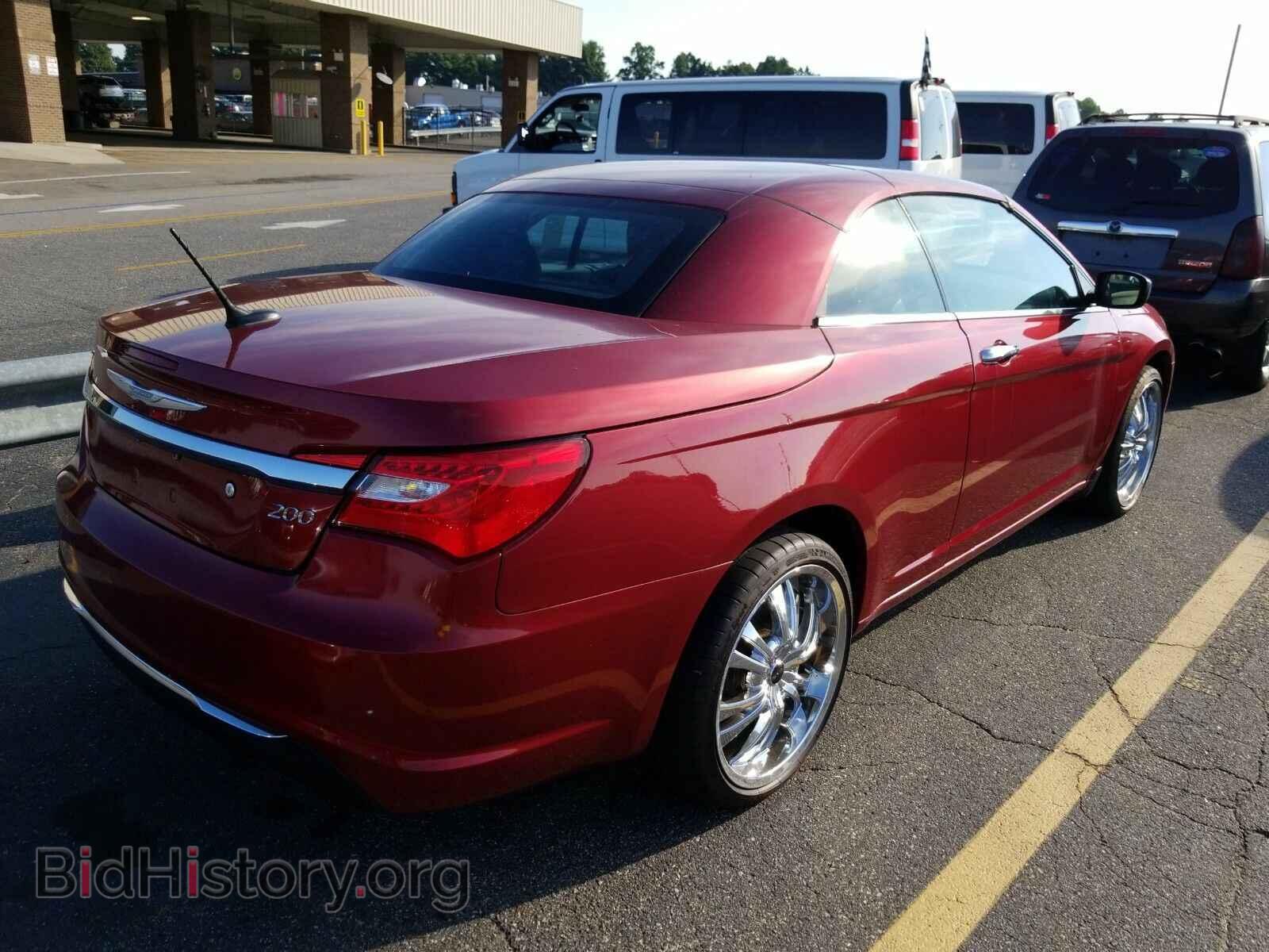 2012 Chrysler 200 - VIN: 1C3BCBFGXCN123025 - Фото 2
