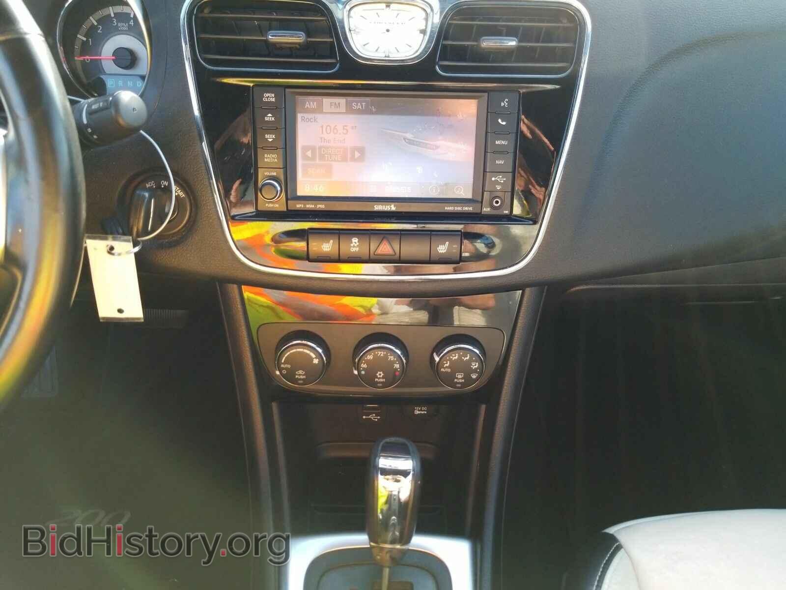 2012 Chrysler 200 - VIN: 1C3BCBFGXCN123025 - Фото 4