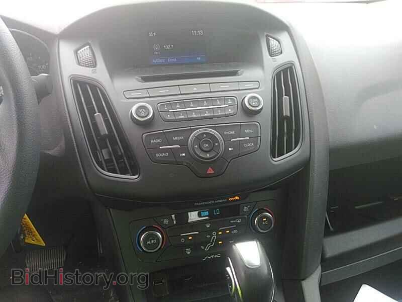 2016 Ford Focus - VIN: 1FADP3FE8GL237724 - Photo 4