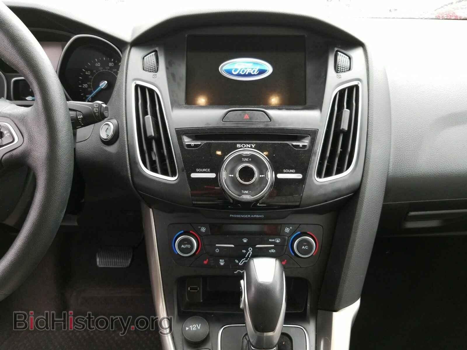2018 Ford Focus - VIN: 1FADP3N27JL314100 - Фото 4