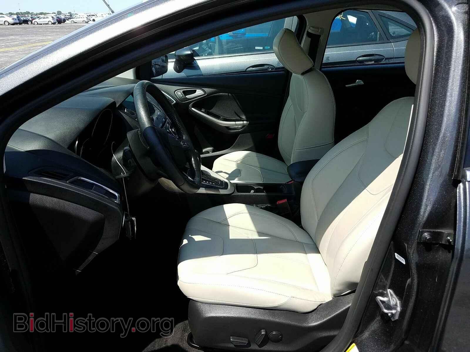 2018 Ford Focus - VIN: 1FADP3J27JL279399 - Фото 3