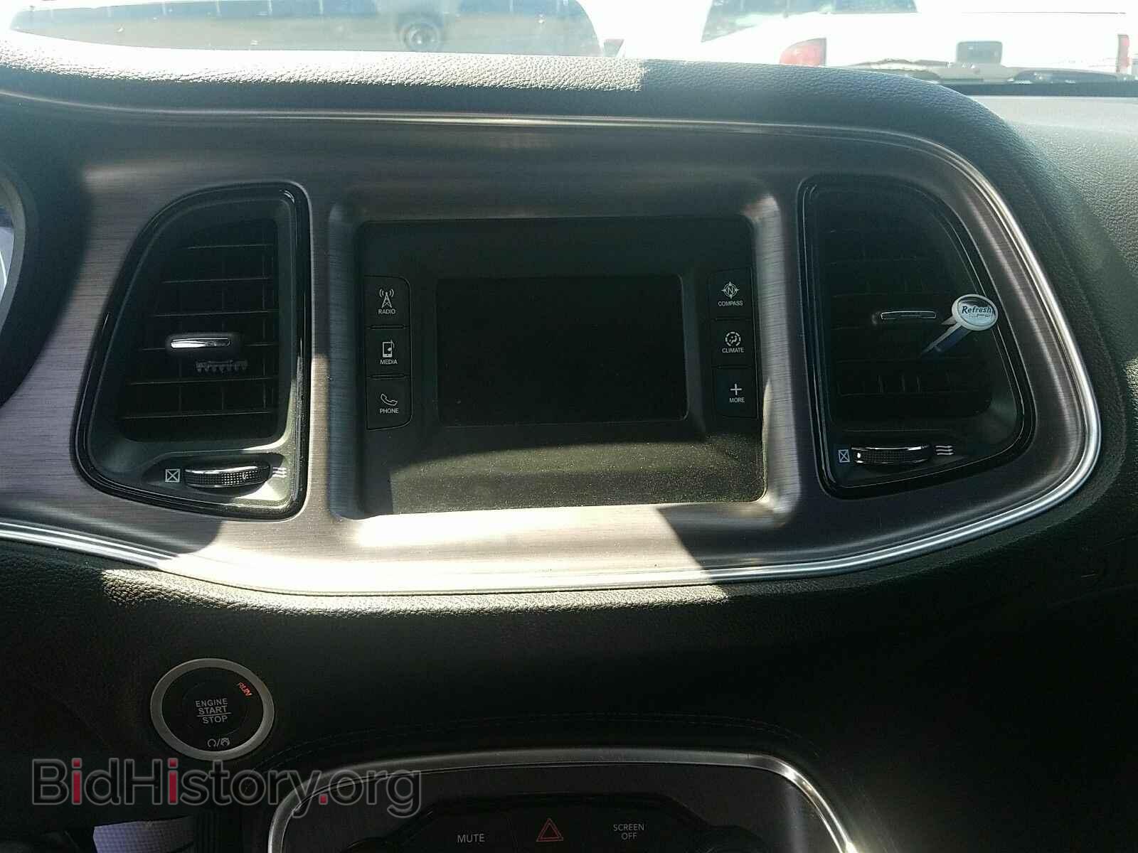 2017 Dodge Challenger - VIN: 2C3CDZBT2HH572583 - Фото 4