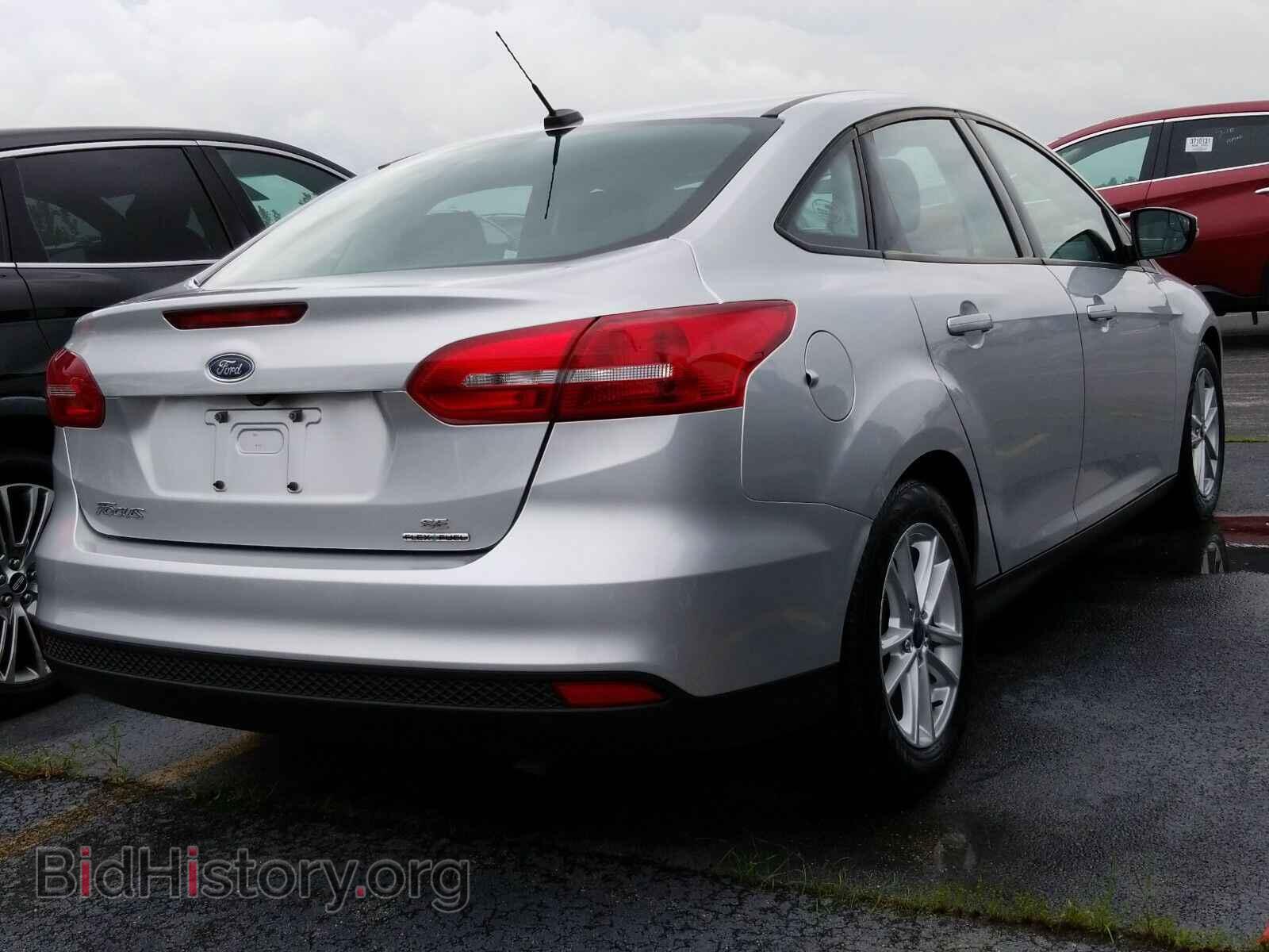 2016 Ford Focus - VIN: 1FADP3F24GL314207 - Photo 2