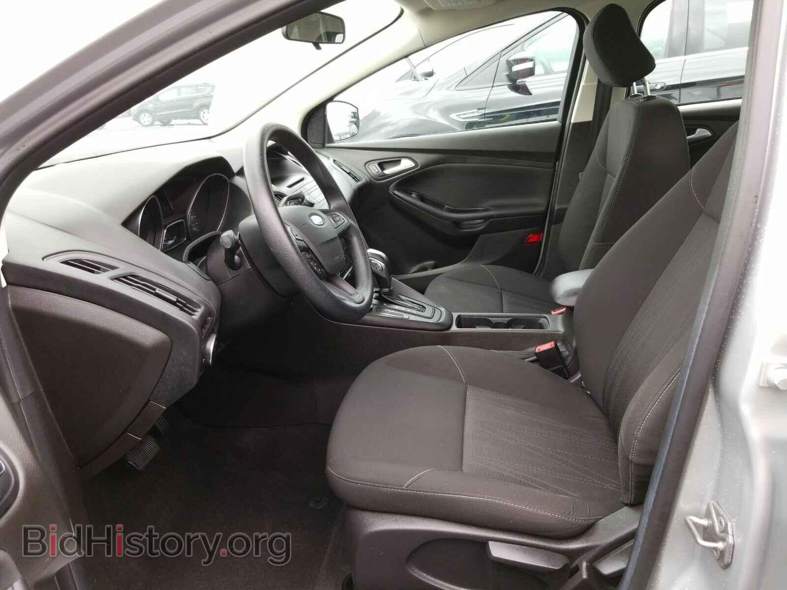2016 Ford Focus - VIN: 1FADP3F24GL314207 - Photo 3