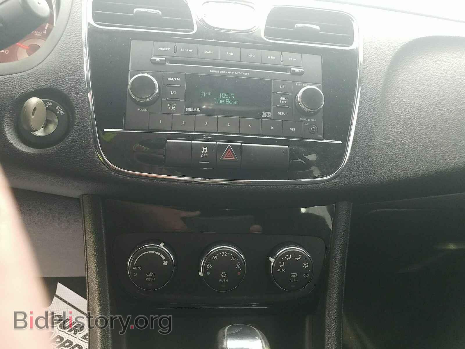 2013 Chrysler 200 - VIN: 1C3CCBBB2DN705801 - Photo 4