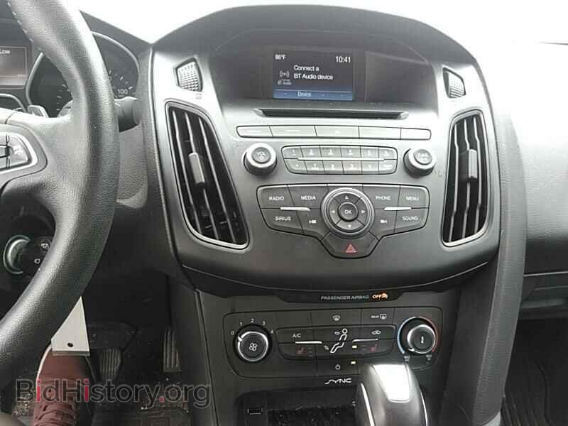2016 Ford Focus - VIN: 1FADP3F22GL267369 - Photo 4