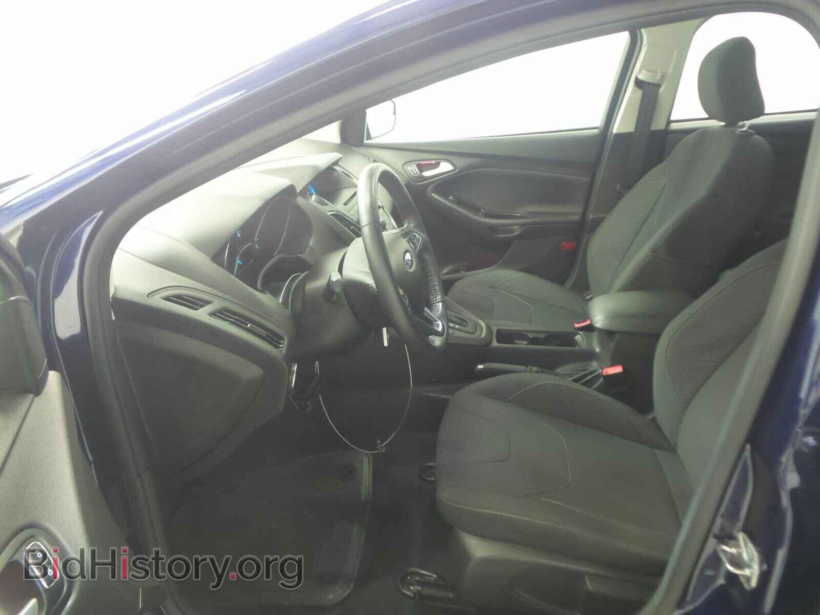 2016 Ford Focus - VIN: 1FADP3K22GL370622 - Photo 3