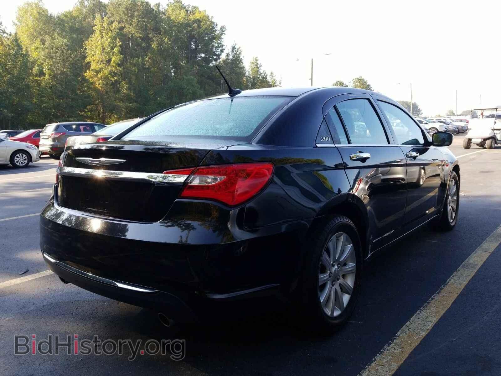 2013 Chrysler 200 - VIN: 1C3CCBCG7DN601153 - Фото 2