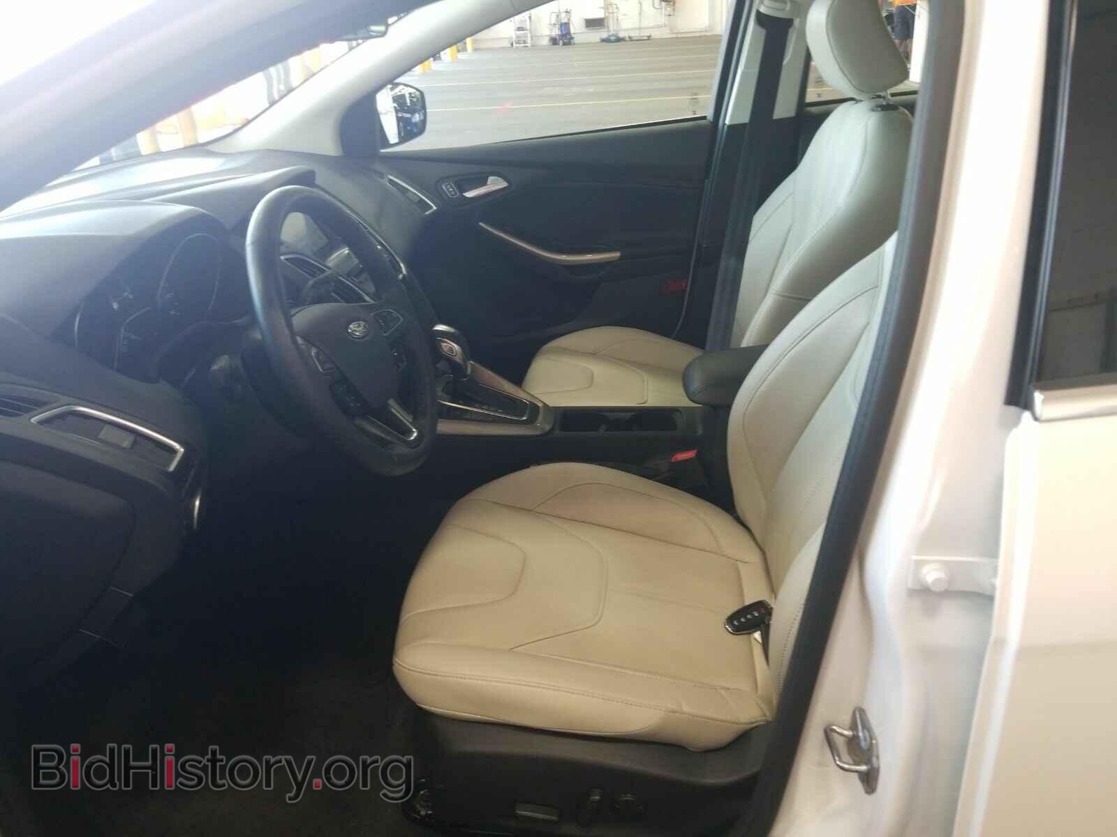 2018 Ford Focus - VIN: 1FADP3N23JL280785 - Фото 3
