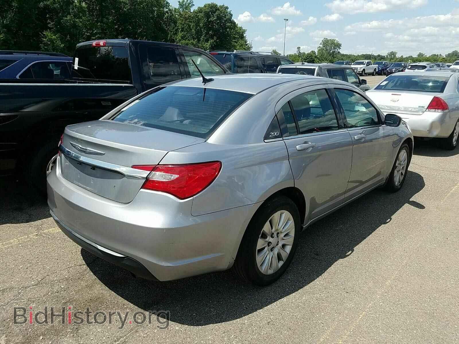 2013 Chrysler 200 - VIN: 1C3CCBAB3DN733334 - Photo 2