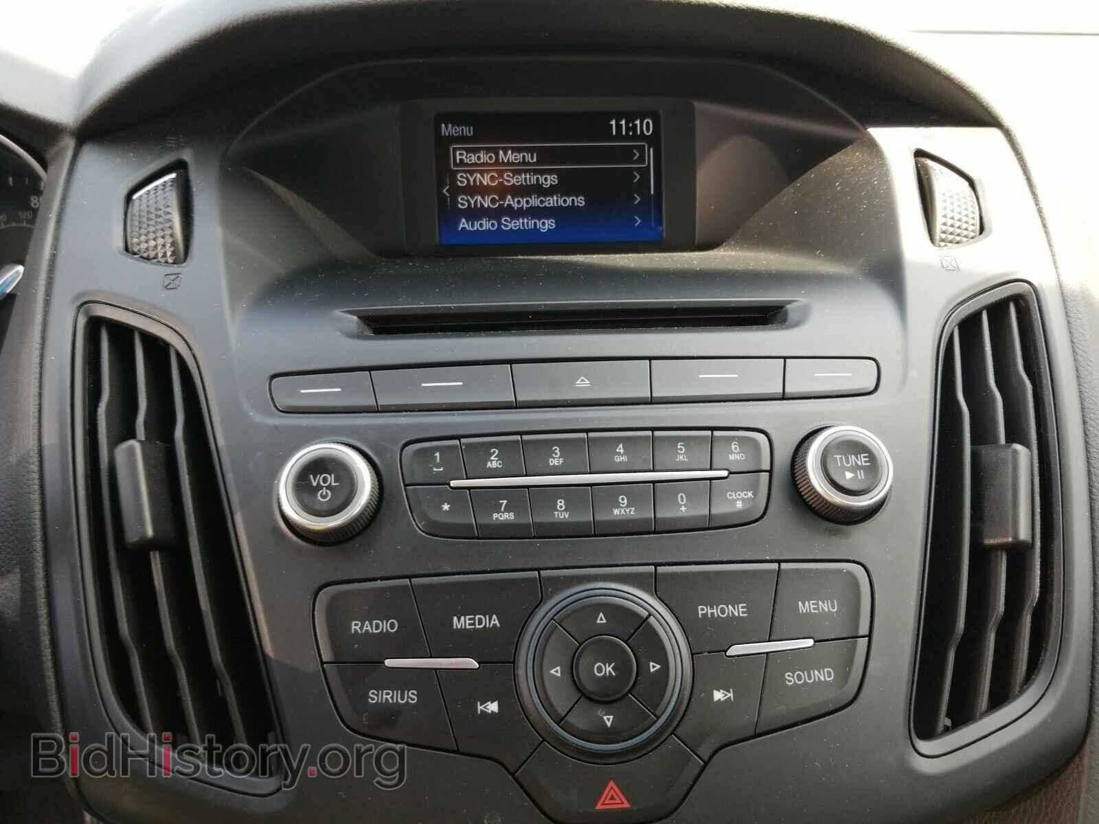 2016 Ford Focus - VIN: 1FADP3KE3GL201865 - Photo 4
