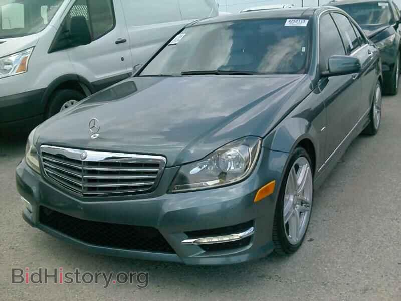Photo WDDGF4HB6CA646612 - Mercedes-Benz C-Class 2012