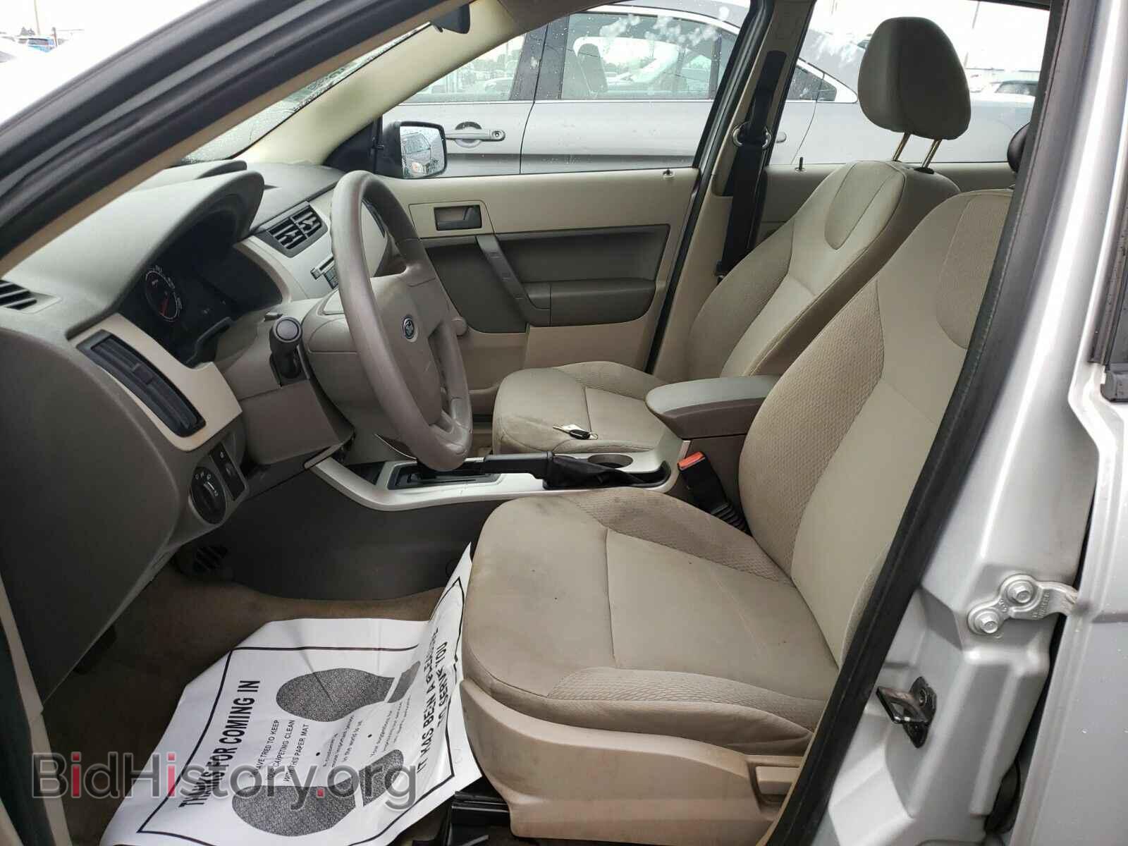 2008 Ford Focus - VIN: 1FAHP34N68W197910 - Фото 3