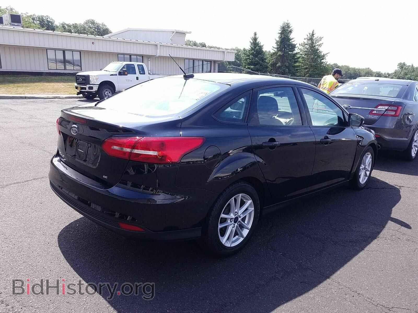 2016 Ford Focus - VIN: 1FADP3F24GL256518 - Photo 2