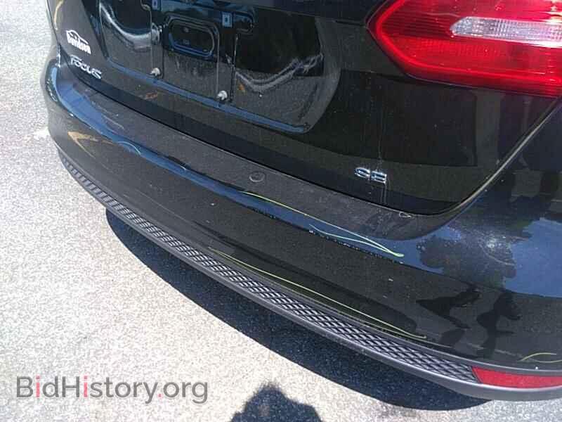 2016 Ford Focus - VIN: 1FADP3F24GL256518 - Photo 9