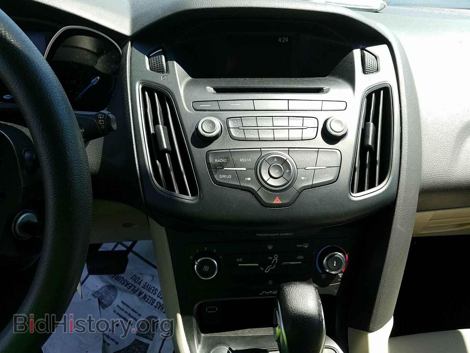 2017 Ford Focus - VIN: 1FADP3K23HL280168 - Фото 4